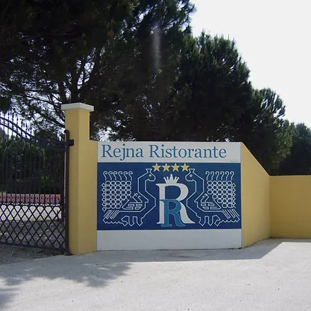 Rejna 4*