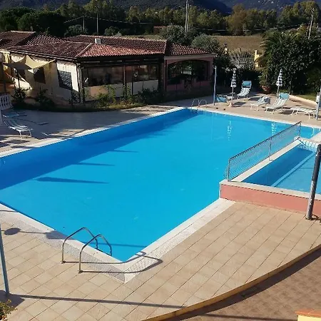 Rejna 4*