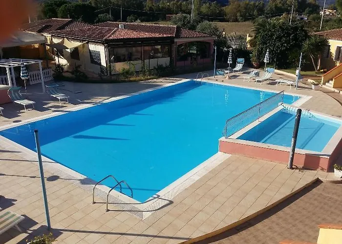 Rejna 4*